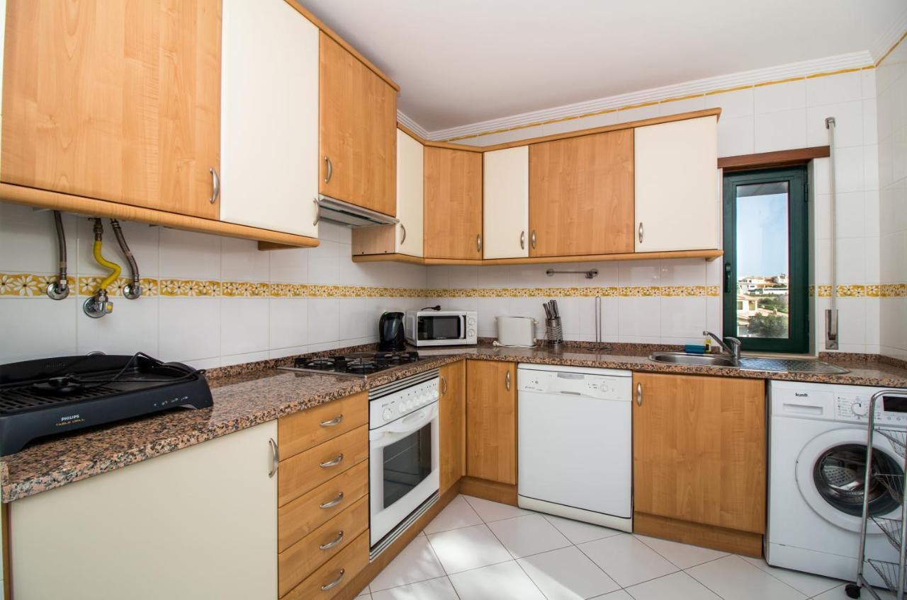 Family Apartment - Pool And Garden & Playground & Beach & Albufeira Exterior photo