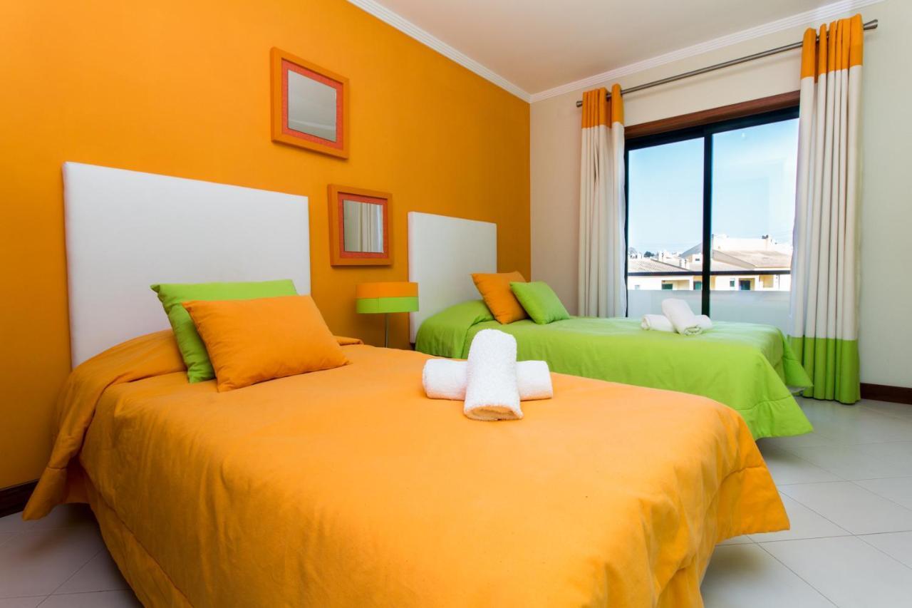 Family Apartment - Pool And Garden & Playground & Beach & Albufeira Exterior photo